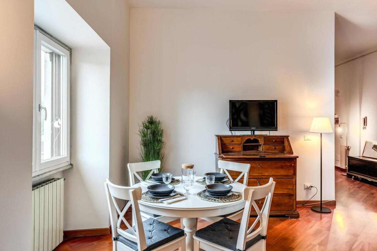 Splendid Flat On The Tiber River Rzym Zewnętrze zdjęcie